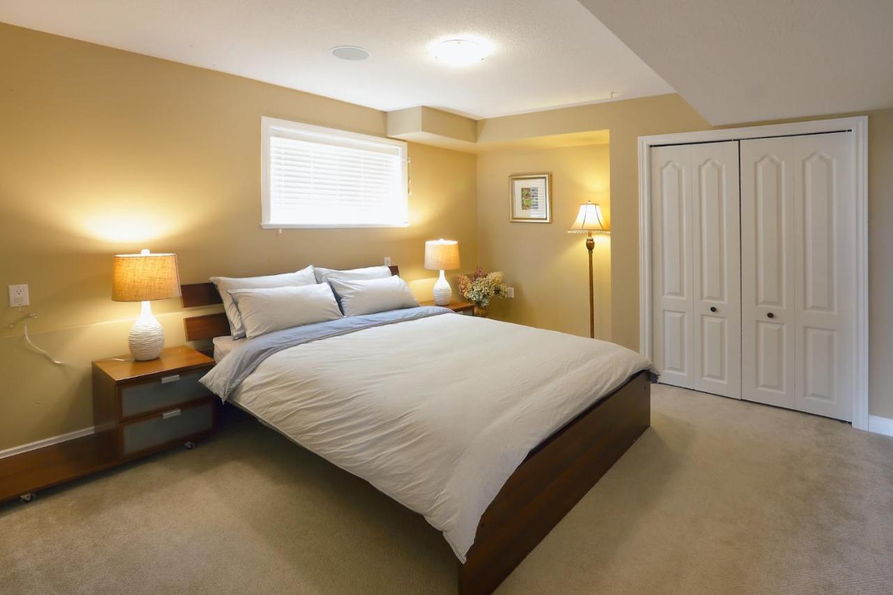 Lovely J Home -Stunning River View Cozy Two Bedroom Private Suite New Westminster Exterior foto